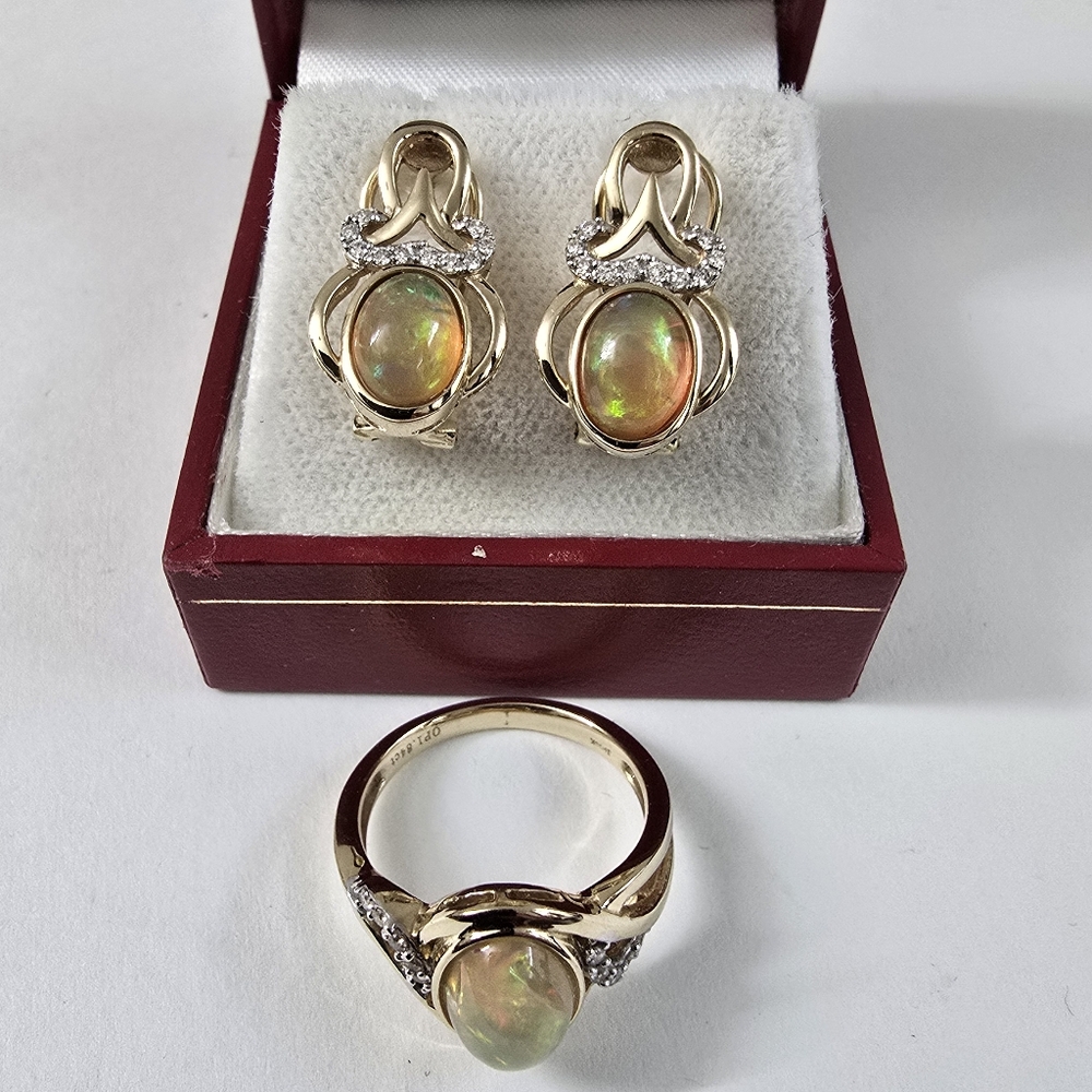 Watch Video / 14K Gold Rare Fire Opal & Diamond Jewelry Set – Ring & Earrings